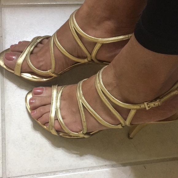 Not for sale                                                      Golden heels - Picture 2 of 8